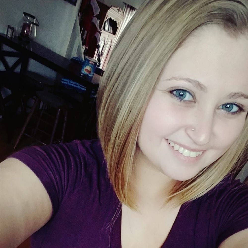 Meet your Posher, Alexis